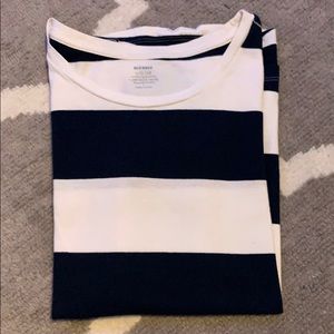 Old navy shirt, The color is dark navy and white.